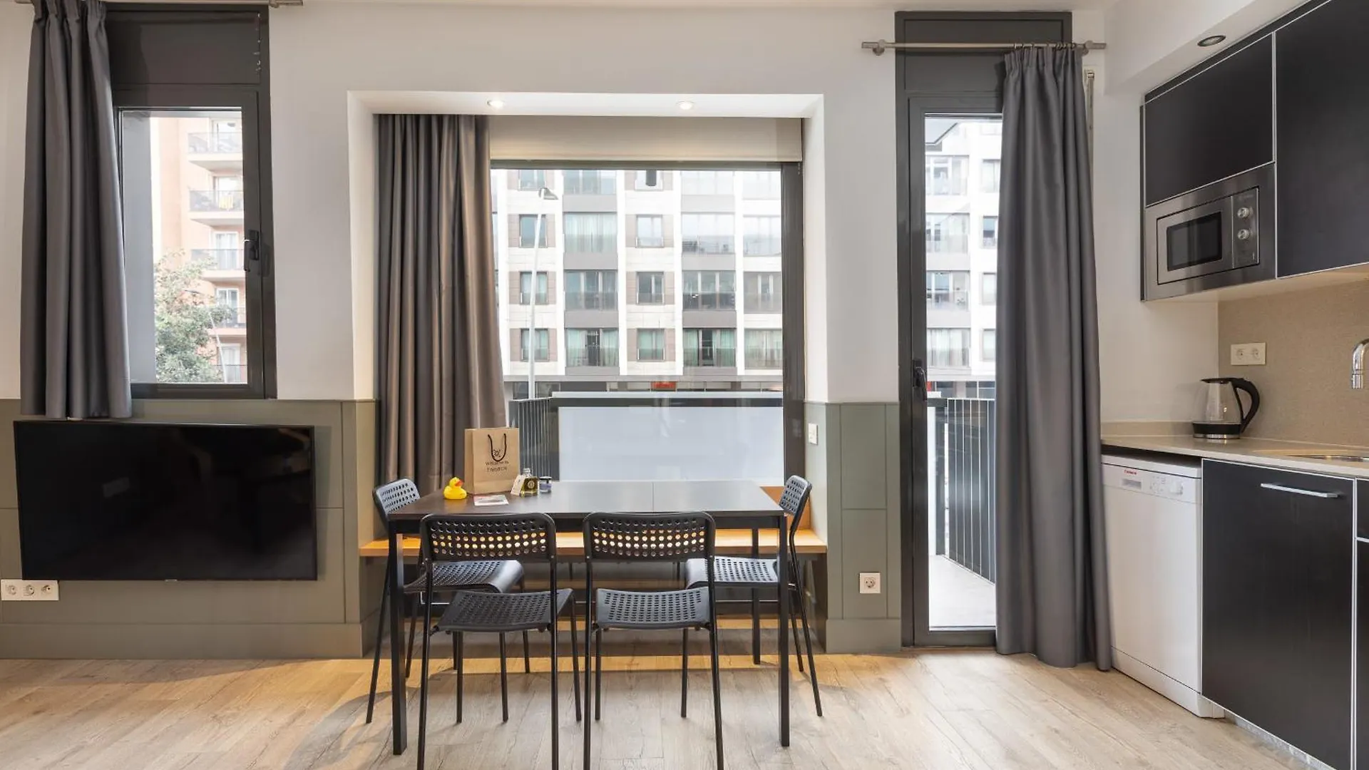 Enjoybcn Patio De Gala Apartment Barcelona Spain