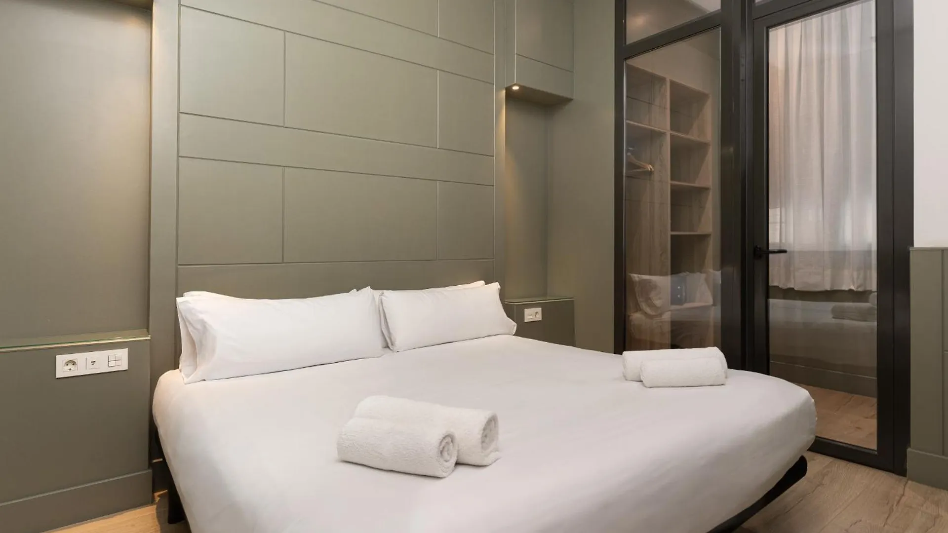 Apartment Ferienwohnung Enjoybcn Patio De Gala Barcelona