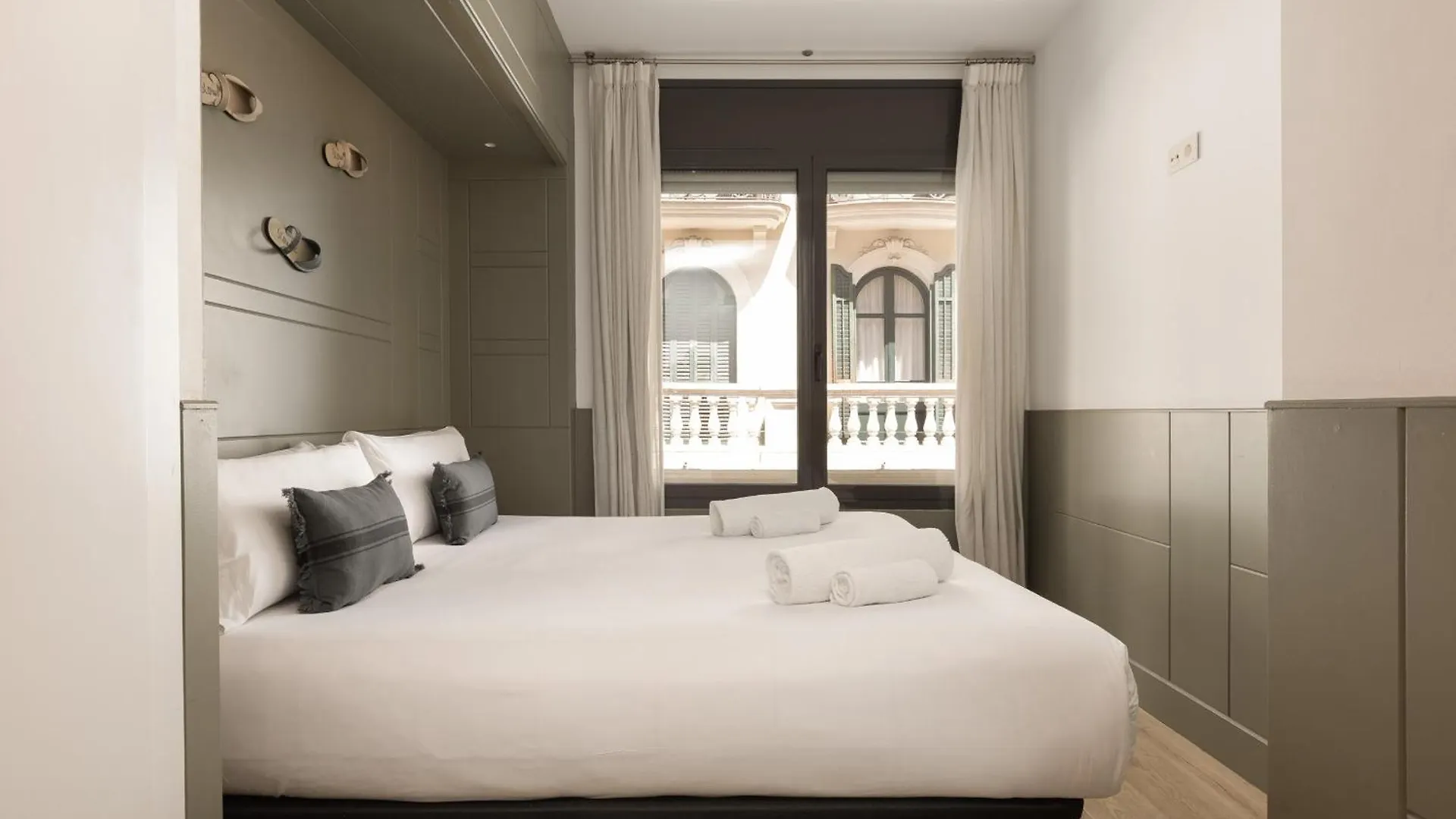 Enjoybcn Patio De Gala Apartment Barcelona