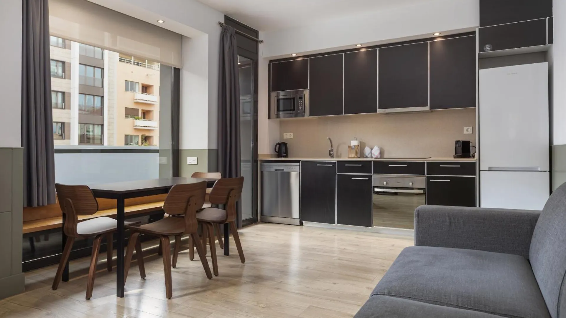 Enjoybcn Patio De Gala Apartment Barcelona