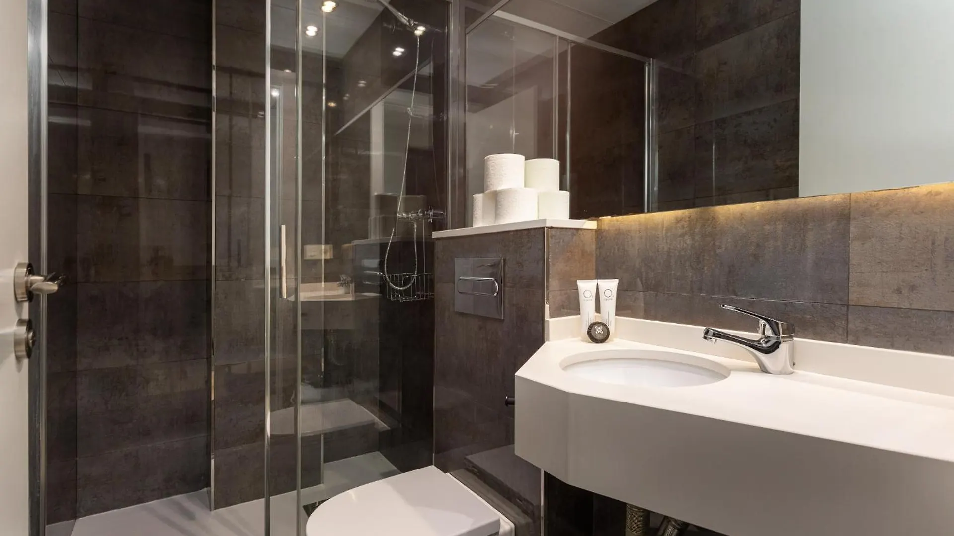 Enjoybcn Patio De Gala Apartment Barcelona Spain